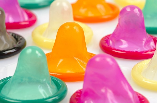 Os ensaios em preservativos feitos de materiais sintéticos