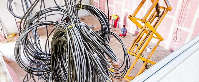Segurança das instalações elétricas nos canteiros de obra ganha novo reforço com a alteração da NR 18