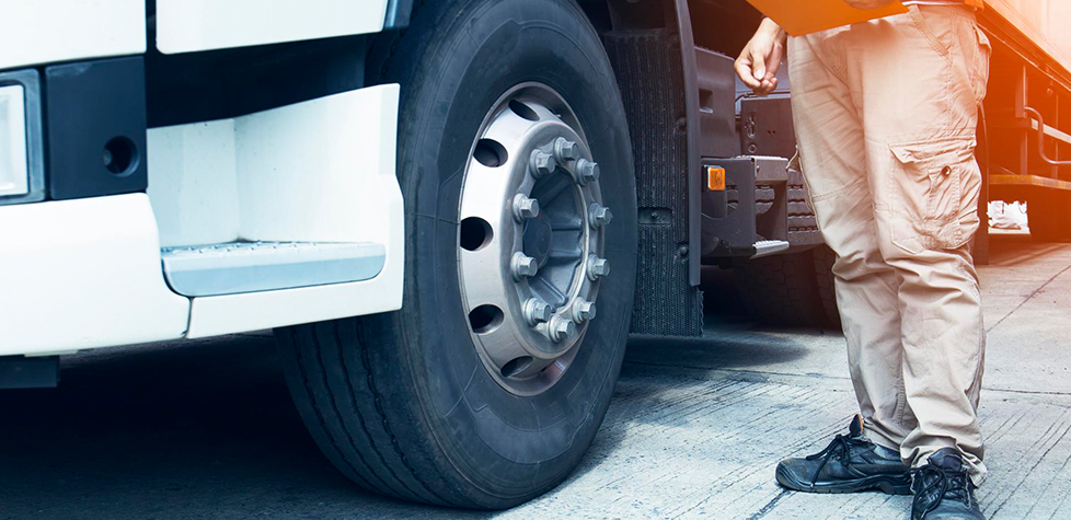 A durabilidade de rodas e aros desmontáveis de caminhões