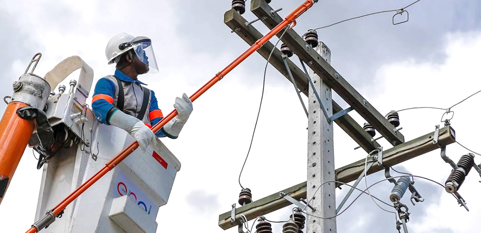 A distribuição aérea de energia elétrica com cabos multiplexados