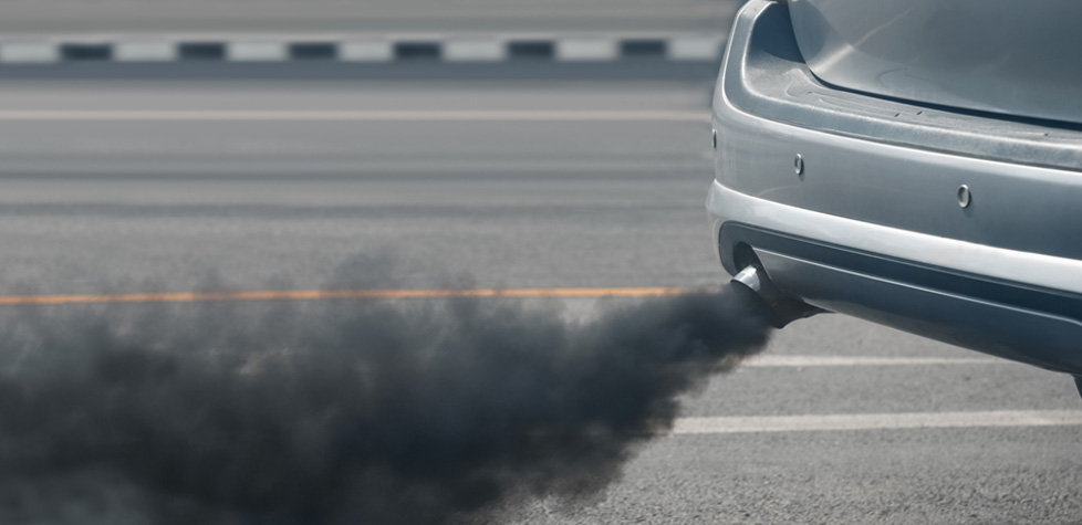 Determinando os vários gases que exalam dos escapamentos dos veículos leves