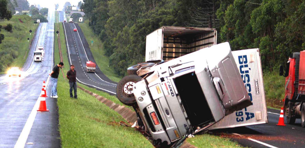 Os perigos do excesso de carga nas estradas