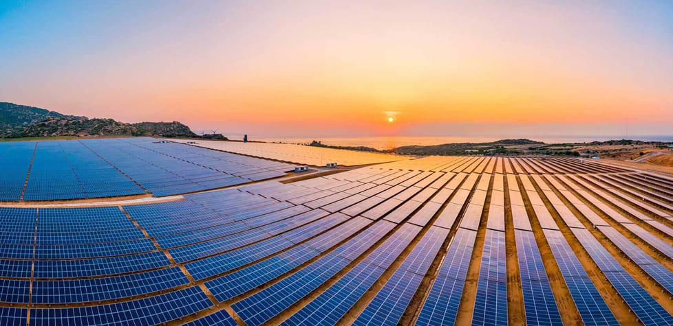 As novas esperanças são a energia eólica e a solar
