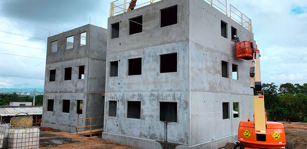 A conformidade das paredes de concreto moldadas no local da construção