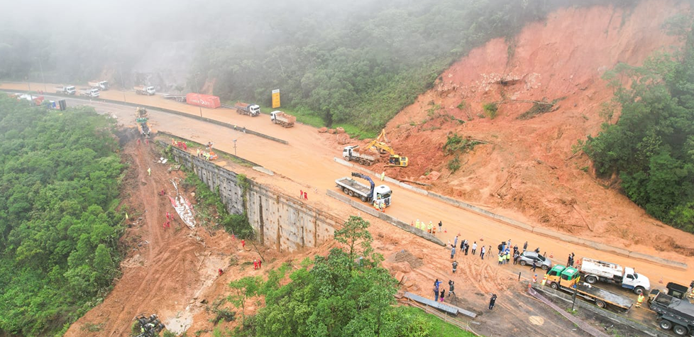 Os escorregamentos de encostas no litoral norte de São Paulo