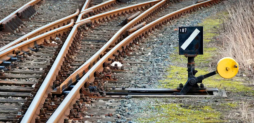 Os métodos de ensaios das conexões para a sinalização ferroviária