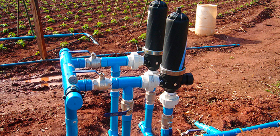 A instalação de cabeçais de controle de sistemas de irrigação pressurizados