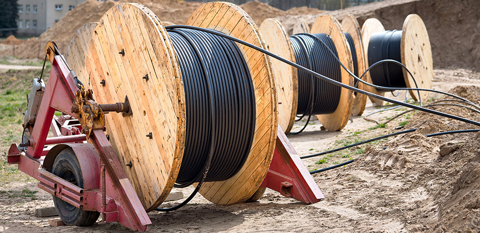 O armazenamento dos carretéis de madeira para fios, cabos ou cordoalhas de aço