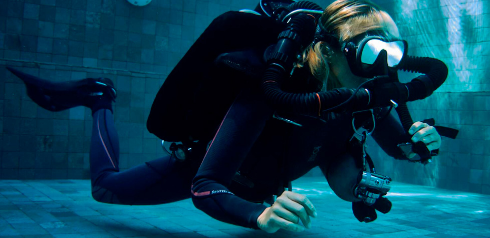 Os programas de treinamento para a competência dos mergulhadores com rebreather