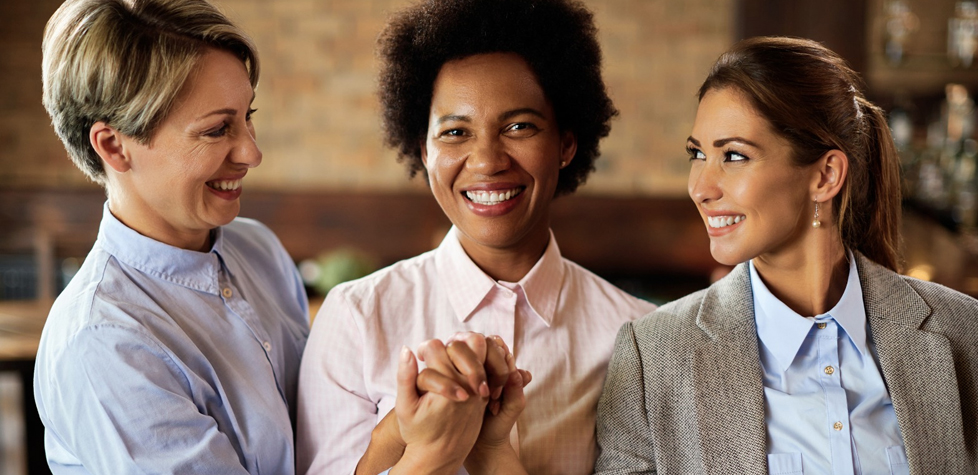 Estilo de liderança feminina promove ambientes de trabalho mais humanizados