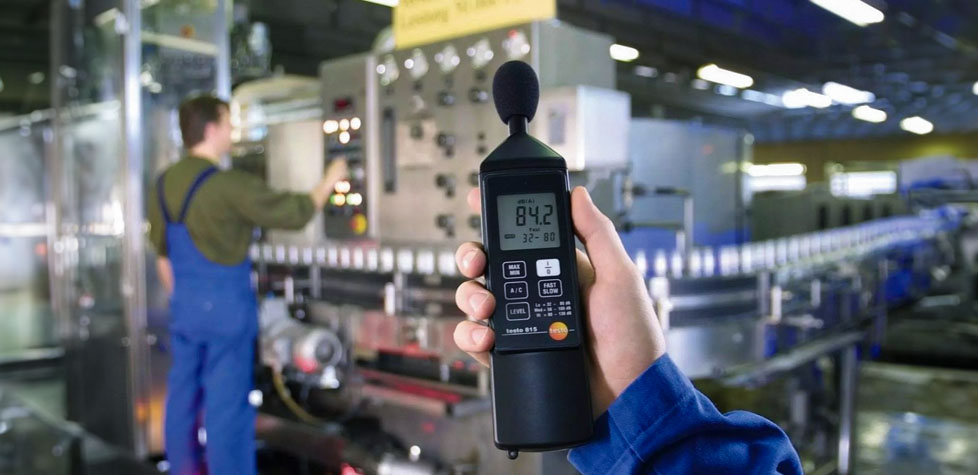 As correções em uma faixa de frequências para um teste de sonômetros