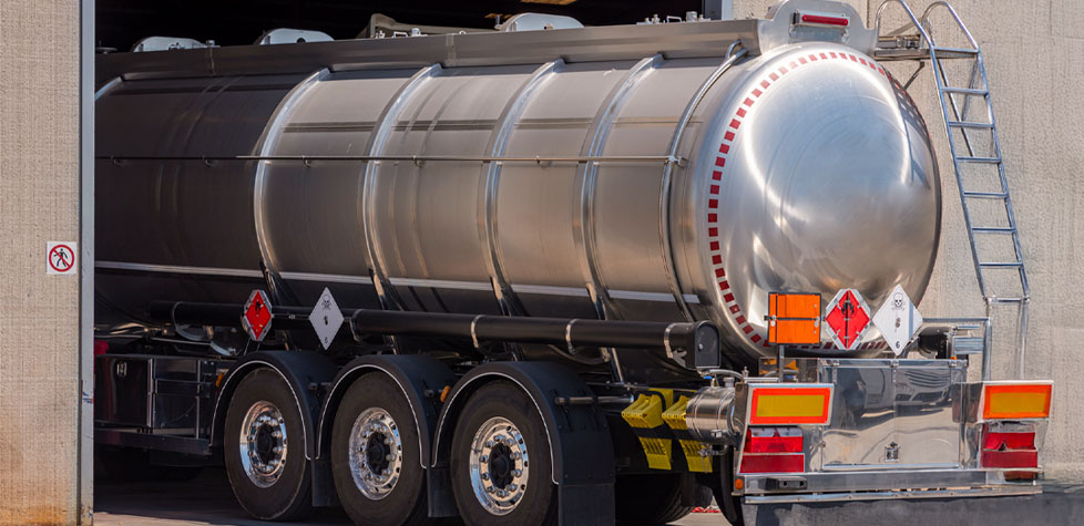 A Qualidade dos tanques de carga para o transporte de ácido fluorídrico anidro