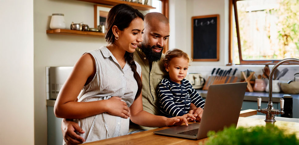 Os impactos no trabalho nas mulheres e nos homens após se tornarem pais