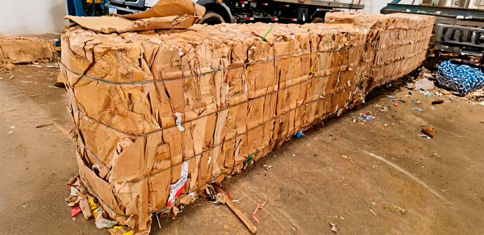O teor de umidade e a comercialização das aparas de papel e papelão