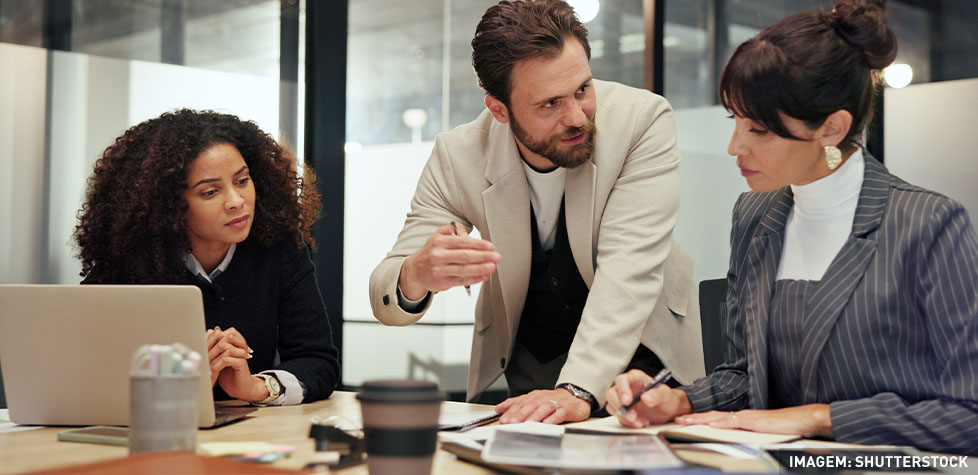 Gestor ou líder: a diferença que pode transformar as equipes