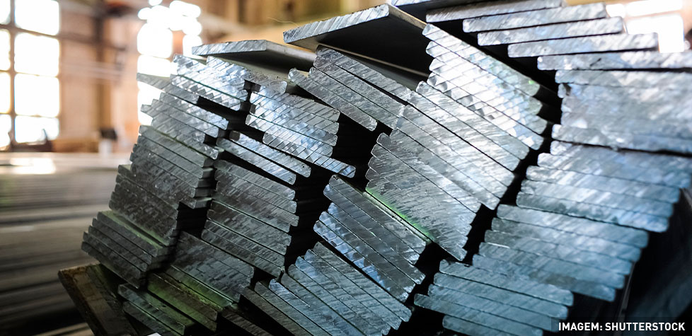 A conformidade das chapas grossas de aço carbono e de baixa liga e alta resistência