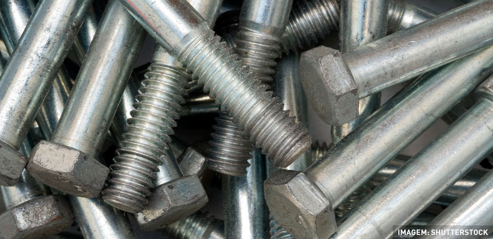 A galvanização por imersão a quente de produtos de aço-carbono e ferro fundido