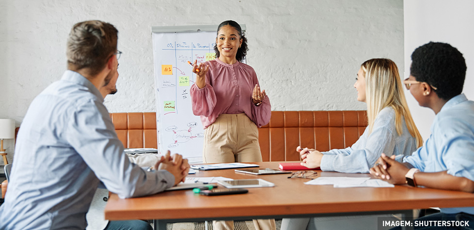Treinar a liderança é essencial no desenvolvimento e retenção de bons profissionais