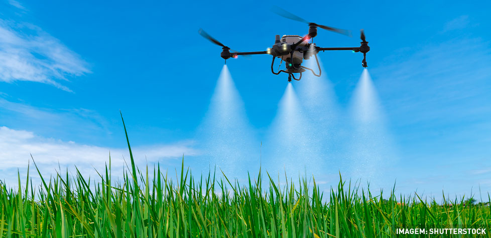 Os sistemas de  pulverização aérea montados em aeronaves não tripuladas