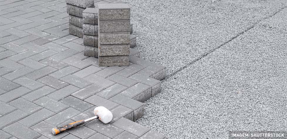 Os ensaios dos componentes do concreto para a pavimentação intertravada