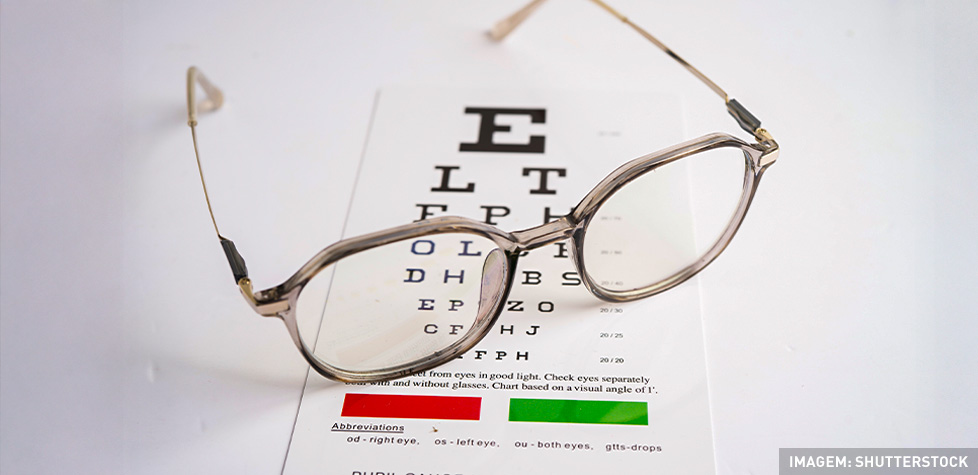Os parâmetros que afetam a medição da potência das lentes para óculos