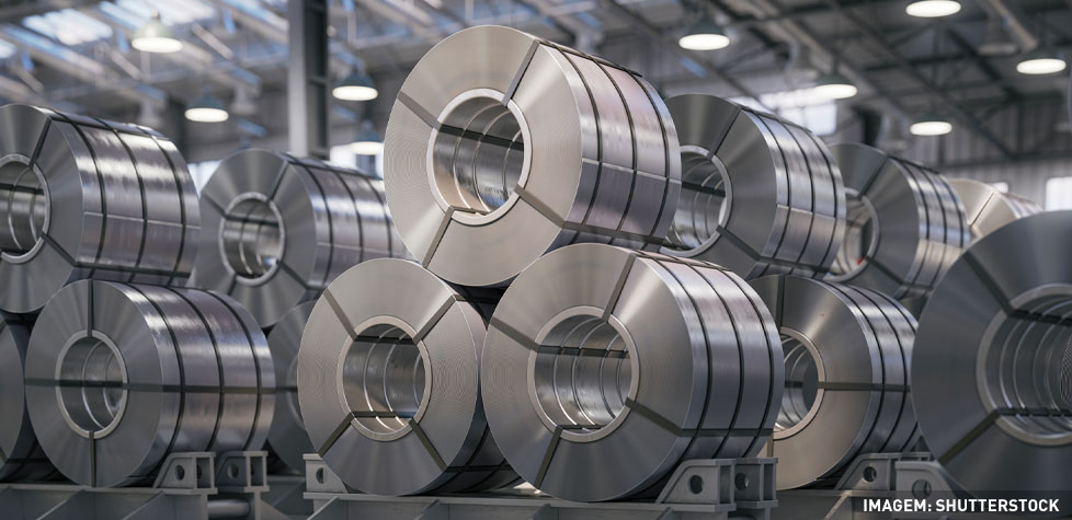 O fornecimento conforme das folhas laminadas de aço-carbono