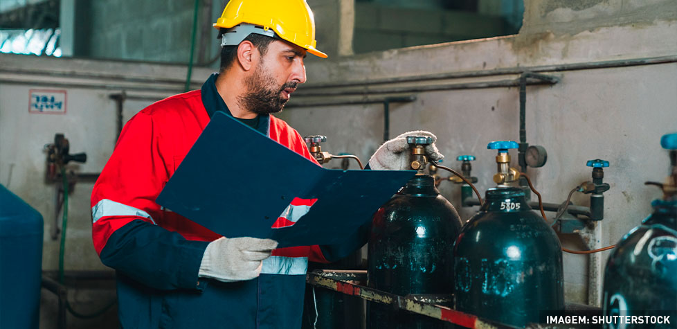 A identificação do conteúdo dos cilindros de gases